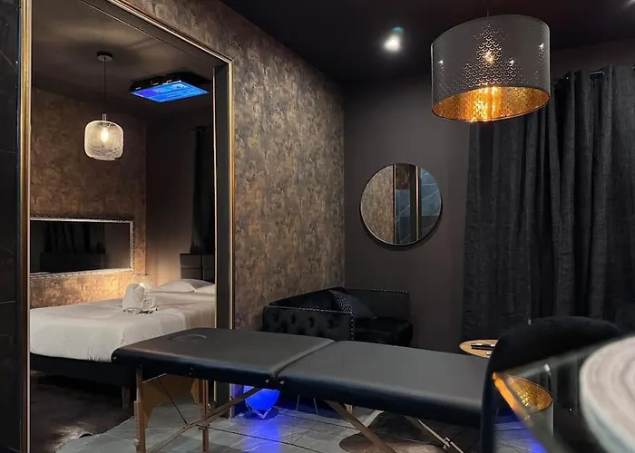 Love Room Claire 1